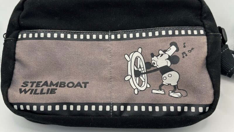 【ディズニーコレクション#002】蒸気船ウィリーのかばん①：一目惚れしたレトロなデザインを紹介 