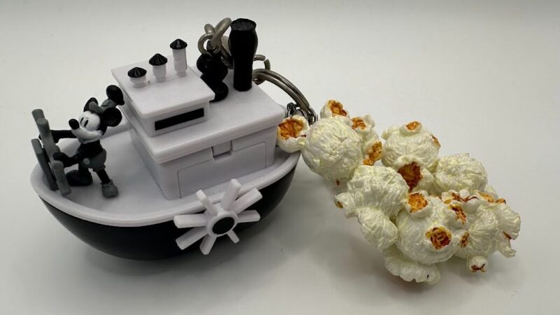 【ディズニーコレクション#001】蒸気船ウィリーのミニチュアキーチェーンが可愛すぎて、秒で買った話 